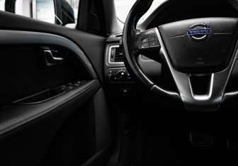Подержанный автомобиль Volvo XC70 2014 года (15 фото)