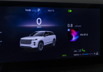 Подержанный автомобиль Jaecoo J7 2024 года (12 фото)