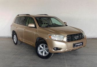 Подержанный автомобиль Toyota Highlander 2009 года (3 фото)