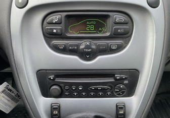 Подержанный автомобиль Citroen Xsara Picasso 2008 года (14 фото)