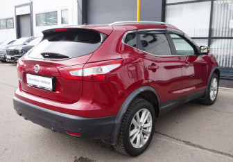 Подержанный автомобиль Nissan Qashqai 2016 года (5 фото)