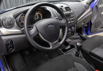 Подержанный автомобиль LADA (ВАЗ) Granta Liftback 2021 года (15 фото)