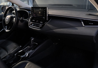Подержанный автомобиль Toyota Corolla Sedan 2019 года (7 фото)