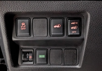 Подержанный автомобиль Nissan X-Trail 2018 года (27 фото)