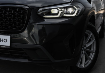 Подержанный автомобиль BMW X4 2022 года (27 фото)