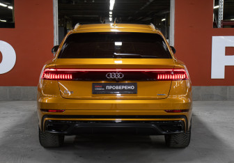 Подержанный автомобиль Audi Q8 2019 года (6 фото)