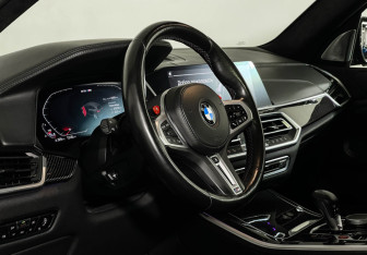 Подержанный автомобиль BMW X5 M 2020 года (12 фото)