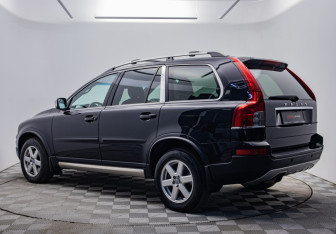 Подержанный автомобиль Volvo XC90 2010 года (3 фото)