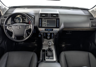 Подержанный автомобиль Toyota Land Cruiser Prado 2022 года (14 фото)