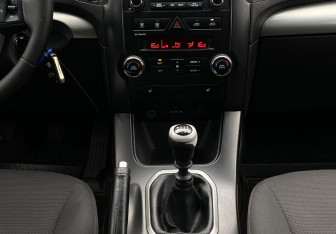 Подержанный автомобиль Kia Sorento 2011 года (13 фото)