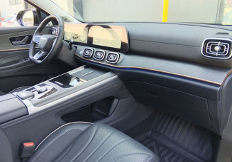 Подержанный автомобиль Jaecoo J8 2024 года (13 фото)