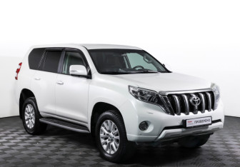 Подержанный автомобиль Toyota Land Cruiser Prado 2015 года (3 фото)