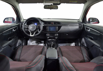 Подержанный автомобиль Kia Rio Hatchback 2018 года (10 фото)