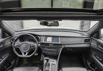 Подержанный автомобиль Kia Optima Sedan 2018 года (11 фото)