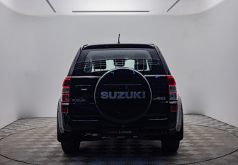 Подержанный автомобиль Suzuki Grand Vitara 2008 года (6 фото)