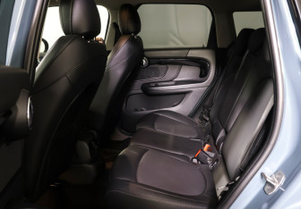 Подержанный автомобиль MINI Countryman 2021 года (11 фото)