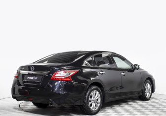 Подержанный автомобиль Nissan Teana 2014 года (5 фото)