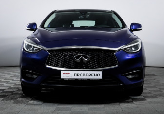 Подержанный автомобиль Infiniti Q30 2017 года (2 фото)