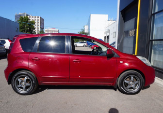 Подержанный автомобиль Nissan Note 2013 года (4 фото)