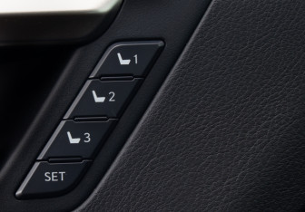 Подержанный автомобиль Lexus RX 2016 года (18 фото)