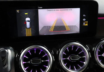 Подержанный автомобиль Mercedes-Benz GLB 2021 года (21 фото)