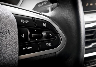 Подержанный автомобиль Geely Coolray 2022 года (29 фото)