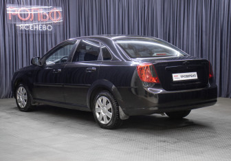 Подержанный автомобиль Chevrolet Lacetti Sedan 2012 года (7 фото)