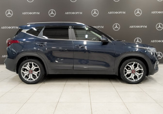 Подержанный автомобиль Kia Seltos 2021 года (4 фото)