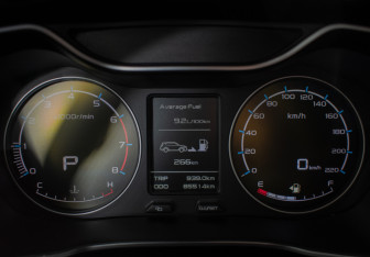 Подержанный автомобиль Geely Emgrand X7 2020 года (12 фото)