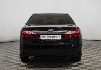 Подержанный автомобиль Toyota Camry Sedan 2014 года (6 фото)