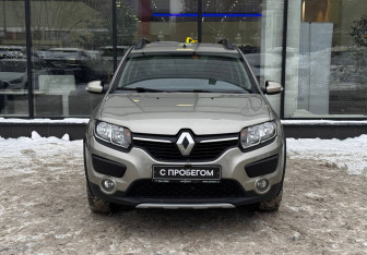 Подержанный автомобиль Renault Sandero 2018 года (2 фото)
