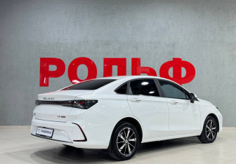 Подержанный автомобиль BAIC U5 Plus 2023 года (5 фото)