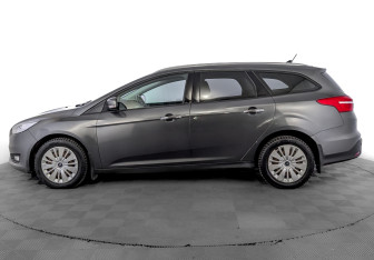 Подержанный автомобиль Ford Focus Wagon 2019 года (8 фото)