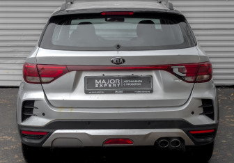 Подержанный автомобиль Kia Rio Hatchback 2021 года (6 фото)