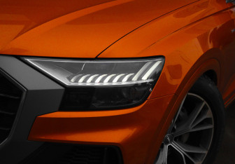 Подержанный автомобиль Audi Q8 2018 года (33 фото)