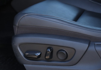 Подержанный автомобиль Lexus ES 2020 года (21 фото)