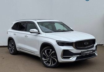 Подержанный автомобиль Geely Monjaro 2023 года (3 фото)