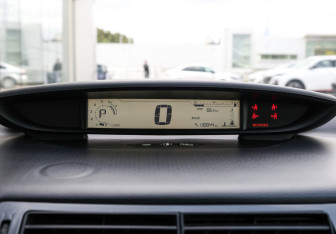 Подержанный автомобиль Citroen C4 Hatchback 2010 года (12 фото)