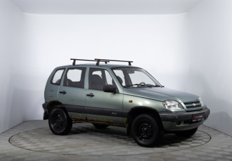 Подержанный автомобиль Chevrolet Niva 2007 года (3 фото)