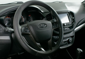 Подержанный автомобиль LADA (ВАЗ) Vesta Sedan 2017 года (8 фото)