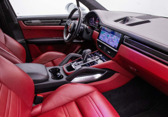 Подержанный автомобиль Porsche Cayenne 2018 года (9 фото)