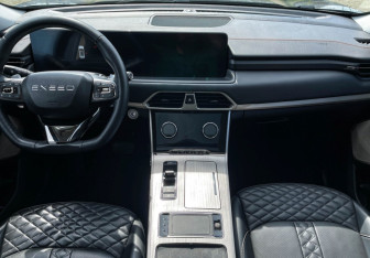Подержанный автомобиль Exeed TXL 2022 года (12 фото)