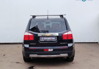 Подержанный автомобиль Chevrolet Orlando 2011 года (7 фото)