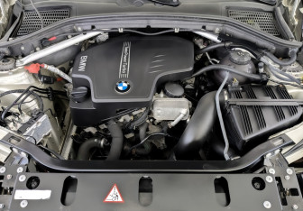 Подержанный автомобиль BMW X3 2013 года (9 фото)