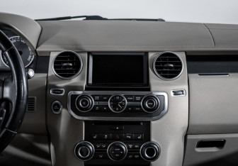 Подержанный автомобиль Land Rover Discovery 2012 года (13 фото)