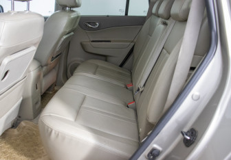 Подержанный автомобиль Renault Koleos 2010 года (11 фото)