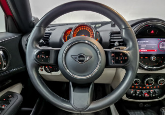 Подержанный автомобиль MINI Clubman Wagon 2021 года (22 фото)