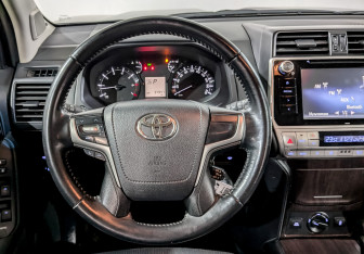 Подержанный автомобиль Toyota Land Cruiser Prado 2019 года (22 фото)