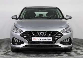 Подержанный автомобиль Hyundai i30 Wagon 2022 года (2 фото)