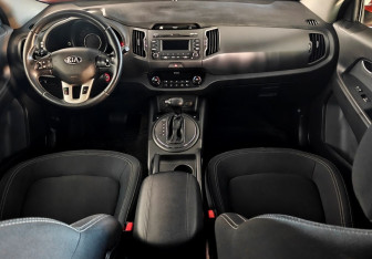 Подержанный автомобиль Kia Sportage 2013 года (8 фото)
